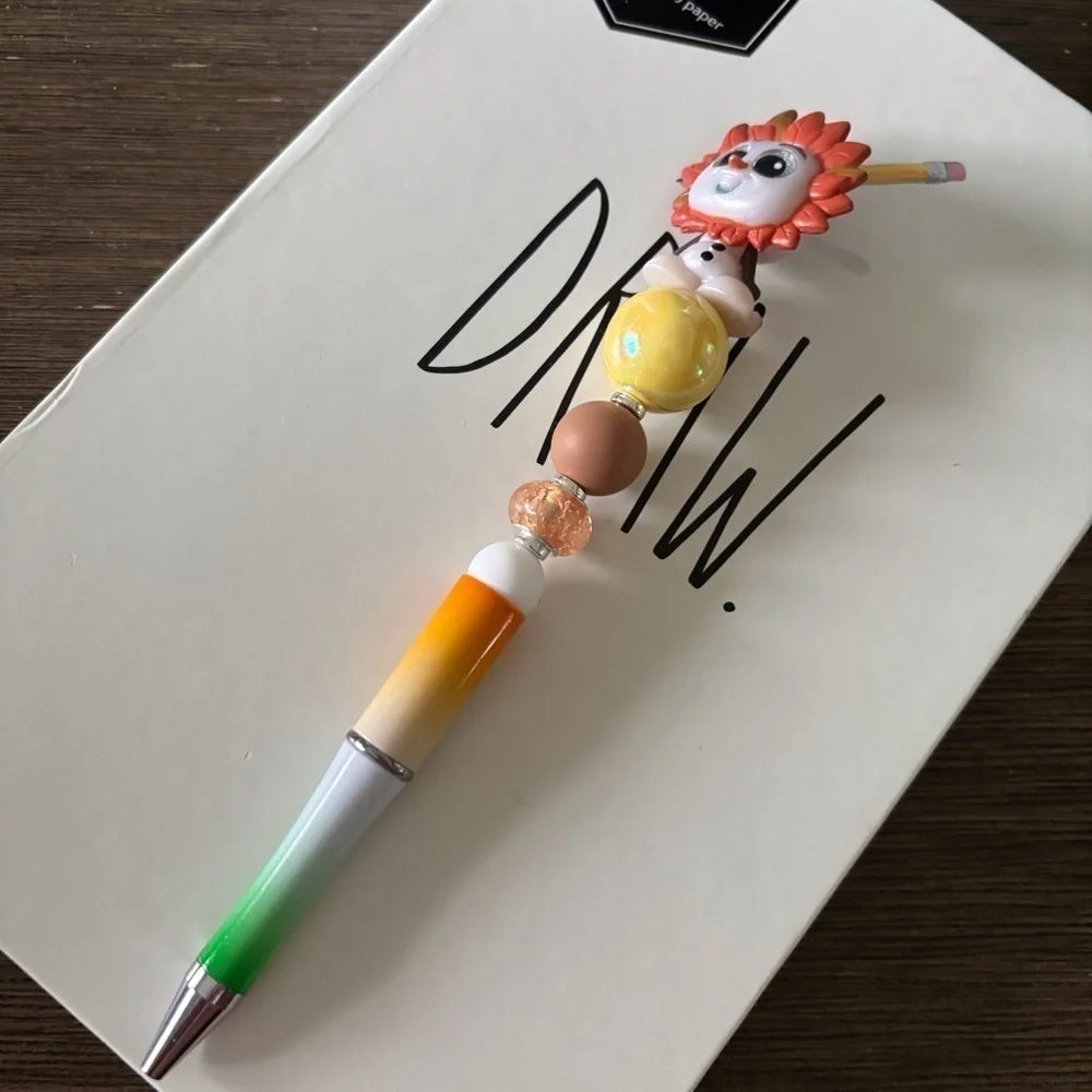 Disney Doorables: Olaf Retells: The Lion King: Simba handmade beaded pen